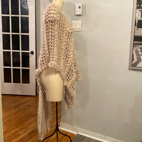 Eva Eva knit 🧶 and fur asymmetrical Poncho - Picture 5 of 10
